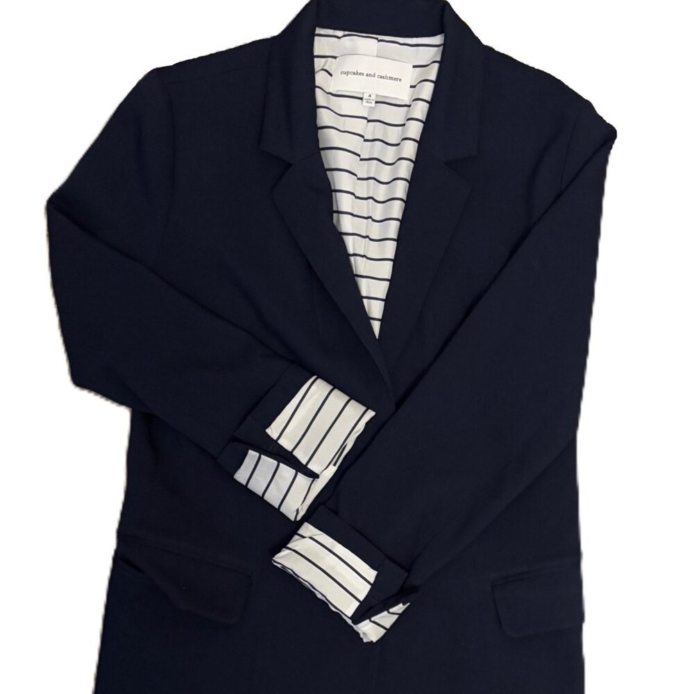 Navy Summer-Weight Blazer/w Fashion Stripes  Cupcakes and Cashmere-New w/o Tags